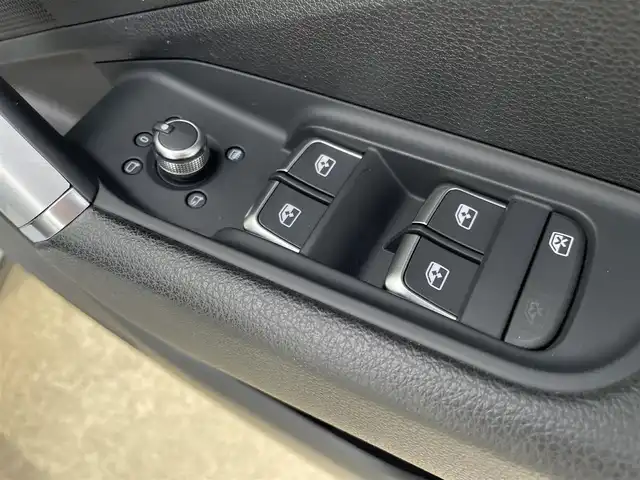 アウディ Ｑ２ 3.5TFSI シリンダーオンデマンドスポーツ 東京都 2019(令1)年 2.7万km グレイシアホワイトメタリック ヴァーチャルコクピット/MMIナビ/バックカメラ/シートヒーター/ACC/12セグTV/Bluetooth/USB/オートホールド/アドバンスドキー/前後ドラレコ/Audiドライブセレクト/Audiプレセンス/サイドアシスト/レーンキープアシスト/パワーバックドア/前後パーキングエイド/レインセンサー