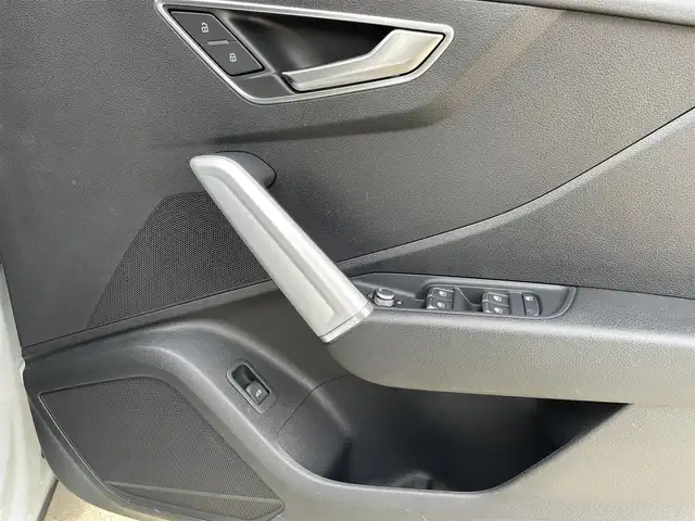 アウディ Ｑ２ 3.5TFSI シリンダーオンデマンドスポーツ 東京都 2019(令1)年 2.7万km グレイシアホワイトメタリック ヴァーチャルコクピット/MMIナビ/バックカメラ/シートヒーター/ACC/12セグTV/Bluetooth/USB/オートホールド/アドバンスドキー/前後ドラレコ/Audiドライブセレクト/Audiプレセンス/サイドアシスト/レーンキープアシスト/パワーバックドア/前後パーキングエイド/レインセンサー
