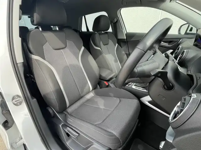 アウディ Ｑ２ 3.5TFSI シリンダーオンデマンドスポーツ 東京都 2019(令1)年 2.7万km グレイシアホワイトメタリック ヴァーチャルコクピット/MMIナビ/バックカメラ/シートヒーター/ACC/12セグTV/Bluetooth/USB/オートホールド/アドバンスドキー/前後ドラレコ/Audiドライブセレクト/Audiプレセンス/サイドアシスト/レーンキープアシスト/パワーバックドア/前後パーキングエイド/レインセンサー