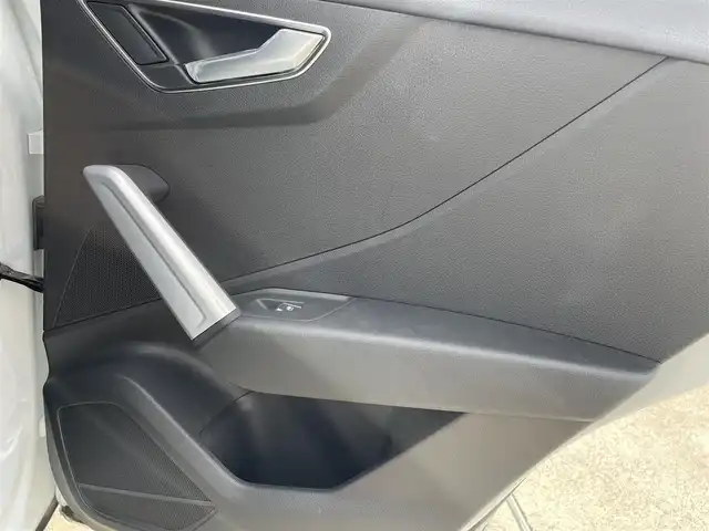アウディ Ｑ２ 3.5TFSI シリンダーオンデマンドスポーツ 東京都 2019(令1)年 2.7万km グレイシアホワイトメタリック ヴァーチャルコクピット/MMIナビ/バックカメラ/シートヒーター/ACC/12セグTV/Bluetooth/USB/オートホールド/アドバンスドキー/前後ドラレコ/Audiドライブセレクト/Audiプレセンス/サイドアシスト/レーンキープアシスト/パワーバックドア/前後パーキングエイド/レインセンサー
