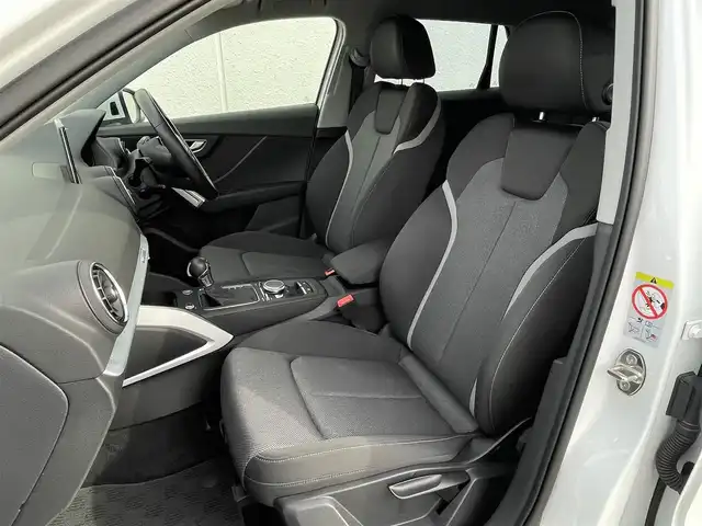 アウディ Ｑ２ 3.5TFSI シリンダーオンデマンドスポーツ 東京都 2019(令1)年 2.7万km グレイシアホワイトメタリック ヴァーチャルコクピット/MMIナビ/バックカメラ/シートヒーター/ACC/12セグTV/Bluetooth/USB/オートホールド/アドバンスドキー/前後ドラレコ/Audiドライブセレクト/Audiプレセンス/サイドアシスト/レーンキープアシスト/パワーバックドア/前後パーキングエイド/レインセンサー