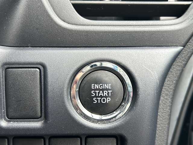 トヨタ ヴォクシー ZS 三重県 2014(平26)年 3.3万km ブラッキッシュアゲハガラスフレーク 登録時32800Km/社外ナビ/（FM・Bluetooth・CD・DVD・SD）/フルセグTV/両側パワースライドドア　/バックカメラ　/社外フリップダウンモニター　/ＭＴモード付　/アイドリングストップ　/ＥＣＯモード　/横すべり防止　/ステリモ　/3列シート/ウォークスルー/ＬＥＤオートライト　/フォグライト/保証書/取説