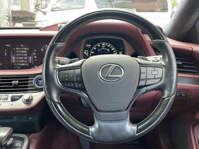 レクサス ＬＳ 500h エグゼクティブ 道央・札幌 2018(平30)年 4.7万km グラファイトブラックガラスフレーク ワンオーナー/4WD/サンルーフ/純正メモリナビ(フルセグ、FM、AM、CD、DVD、Bt、USB、SD、AUX)/MarkLevinsonプレミアムサウンド/バックカメラ/コーナーセンサー(F/R)/レーダークルーズコントロール/ヘッドアップディスプレイ/衝突被害軽減システム/レーンチェンジアシスト/ブラインドスポットモニター/オートマチックハイビーム/前席メモリ付パワーシート/後席モニター/パドルシフト/純正20インチAW(サマータイヤ)/純正エンジンスターター/純正ドライブレコーダー/ETC2.0/保証書、取説有/スペアキー×2