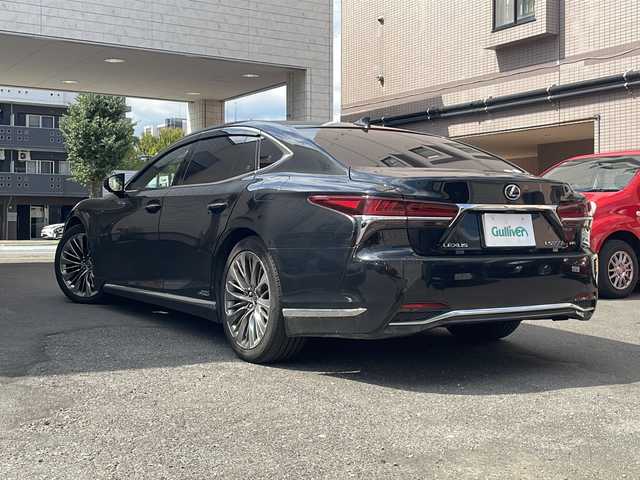 レクサス ＬＳ 500h エグゼクティブ 道央・札幌 2018(平30)年 4.7万km グラファイトブラックガラスフレーク ワンオーナー/4WD/サンルーフ/純正メモリナビ(フルセグ、FM、AM、CD、DVD、Bt、USB、SD、AUX)/MarkLevinsonプレミアムサウンド/バックカメラ/コーナーセンサー(F/R)/レーダークルーズコントロール/ヘッドアップディスプレイ/衝突被害軽減システム/レーンチェンジアシスト/ブラインドスポットモニター/オートマチックハイビーム/前席メモリ付パワーシート/後席モニター/パドルシフト/純正20インチAW(サマータイヤ)/純正エンジンスターター/純正ドライブレコーダー/ETC2.0/保証書、取説有/スペアキー×2