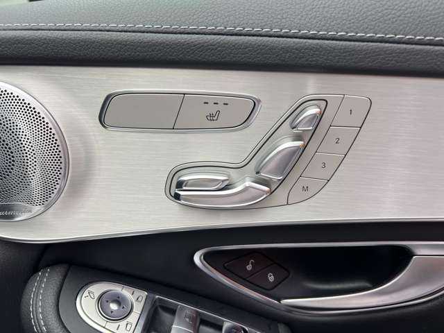 メルセデス・ベンツ ＧＬＣ２５０ 4マチックスポーツ 本革 千葉県 2016(平28)年 4.8万km ポーラホワイト パノラマＳＲ　/純正ナビ　/バックカメラ　/ＡＣＣ　/ＨＵＤ　/シートヒーター　/パワーシート　/ランニングボード　/ＬＥＤヘッドライト　/オートライト　/Ｂｕｒｍｅｓｔｅｒ　/サウンド　/電動リアゲート