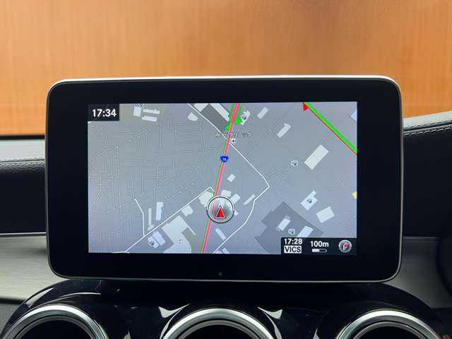 メルセデス・ベンツ ＧＬＣ２５０ 4マチックスポーツ 本革 千葉県 2016(平28)年 4.8万km ポーラホワイト パノラマＳＲ　/純正ナビ　/バックカメラ　/ＡＣＣ　/ＨＵＤ　/シートヒーター　/パワーシート　/ランニングボード　/ＬＥＤヘッドライト　/オートライト　/Ｂｕｒｍｅｓｔｅｒ　/サウンド　/電動リアゲート