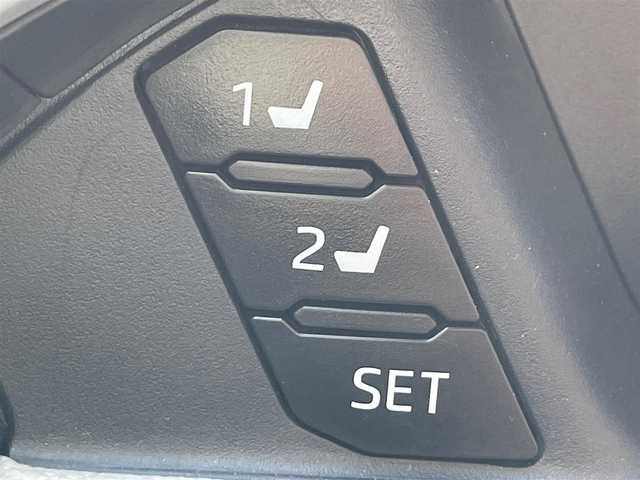 トヨタ ＲＡＶ４ G 岩手県 2019(令1)年 5.3万km グレーメタリック トヨタセーフティーセンス/　・プリクラッシュセーフティー/　・レーントレーシングアシスト/　・レーダークルーズコントロール/　・オートマチックハイビーム/　・オードサインアシスト/トヨタ純正ナビ/　　CD/Bluetooth/フルセグTV/バックカメラ/LEDヘッドライト/合皮シート/シートヒーター/ステアリングヒーター/トヨタ純正18インチアルミホイール/ルーフレール/アイドリングストップ/オートエアコン/スマートキー/ETC