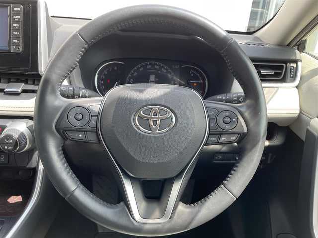 トヨタ ＲＡＶ４ G 岩手県 2019(令1)年 5.3万km グレーメタリック トヨタセーフティーセンス/　・プリクラッシュセーフティー/　・レーントレーシングアシスト/　・レーダークルーズコントロール/　・オートマチックハイビーム/　・オードサインアシスト/トヨタ純正ナビ/　　CD/Bluetooth/フルセグTV/バックカメラ/LEDヘッドライト/合皮シート/シートヒーター/ステアリングヒーター/トヨタ純正18インチアルミホイール/ルーフレール/アイドリングストップ/オートエアコン/スマートキー/ETC