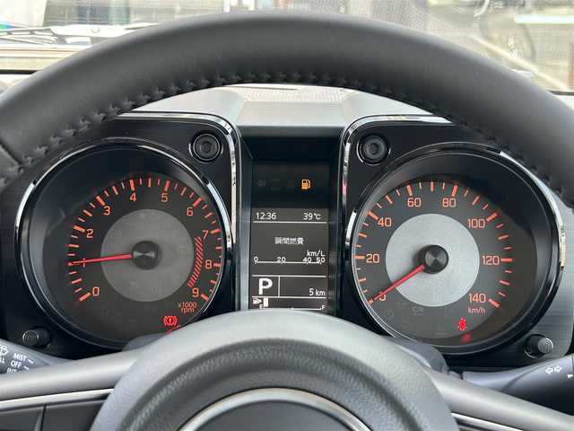 スズキ ジムニー XC 奈良県 2025(令7)年 0.1万km未満 ジャングルグリーン 前列シートヒーター　/ＬＥＤヘッドランプ　/ヘッドランプウォッシャー　/クルーズコントロールシステム　/本革巻ステアリングホイール　/純正アルミホイール　/ＡＡＣ　/ワンオーナー　/スペアキー