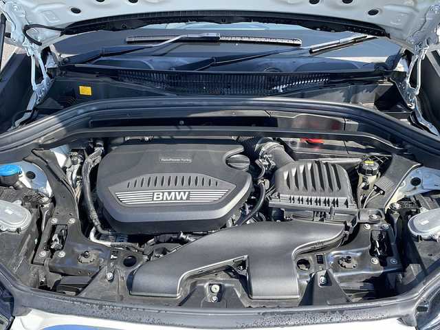 ＢＭＷ Ｘ１ xDrive 18d Mスポーツ 山口県 2021(令3)年 5.7万km ミネラルホワイト ワンオーナー/メーカーオプションナビ/(AM/FM/USB/Bluetooth)/バックカメラ/ドライブレコーダー(前方)/ミラー一体型ETC/社外レーダー/衝突軽減ブレーキ/レーンキープアシスト/コーナーセンサー/クルーズコントロール/パワーバックドア/ハーフレザーシート/前席パワーシート/パドルシフト/ステアリングスイッチ/オートライト/LEDヘッドランプ/フォグランプ/プッシュスタート/スマートキー×２/アイドリングストップ/ルーフレール/ラゲッジマット/純正アルミホイール/純正フロアマット/取扱説明書/保証書