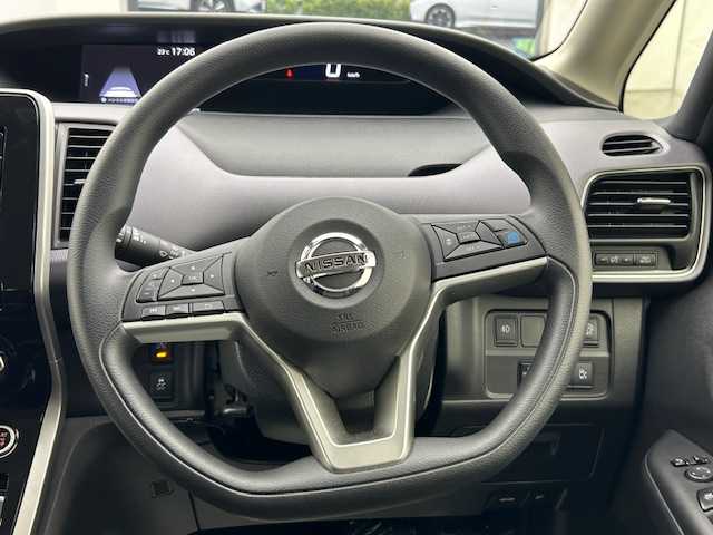 日産 セレナ X Vセレクション 宮城県 2018(平30)年 1.4万km ダイヤモンドブラック ワンオーナー//4WD//プロパイロット//純正SDナビ(MM317D-W)//フルセグ//Bluetooth//純正フリップダウンモニター//全方位モニター//両側パワースライドドア//デジタルインナーミラー//アイドリングストップ//ETC//純正前後ドライブレコーダー//LEDヘッドライト//オートライト//スペアキー