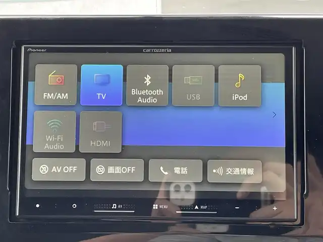 三菱 デリカミニ T プレミアム 佐賀県 2024(令6)年 0.7万km ＤグリーンⅡ マイパイロット /ルーフレール /e-Assisut/レーダークルーズコントロール/デジタルルームミラー(全方位カメラ付き)/社外8型ナビ(AVIC-RL522)/・フルセグTV/BT/・AppleCarPlay/AndoroidAuto/パーキングセンサー/ヒルディセントコントロール/電動パーキングブレーキ/純正15インチAW/両側パワースライドドア/ハーフレザーシート/シートヒーター/パドルシフト/ステアリングヒーター/LEDヘッドライト/サーキュレーター/取扱説明書/保証書
