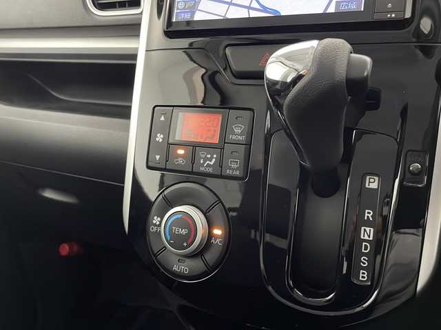 ダイハツ タント カスタム X 宮崎県 2015(平27)年 8.3万km パールホワイトⅢ 禁煙車/純正ナビTV/（NSZN-W65D/CD/DVD/Bluetooth/フルセグTV)/純正キセノンオートライト/純正フォグ/純正14インチアルミ/純正エアロ/純正ルーフエンドスポイラー/純正フロアマット/左側電動スライドドア/オートエアコン/リアプライバシーガラス/スマートキー/プッシュエンジンスタート/新車時保証書/取扱い説明書