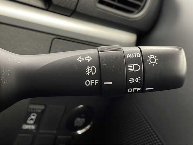 ダイハツ タント カスタム X 宮崎県 2015(平27)年 8.3万km パールホワイトⅢ 禁煙車/純正ナビTV/（NSZN-W65D/CD/DVD/Bluetooth/フルセグTV)/純正キセノンオートライト/純正フォグ/純正14インチアルミ/純正エアロ/純正ルーフエンドスポイラー/純正フロアマット/左側電動スライドドア/オートエアコン/リアプライバシーガラス/スマートキー/プッシュエンジンスタート/新車時保証書/取扱い説明書