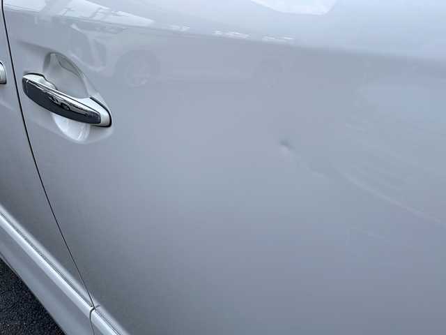 トヨタ ヴェルファイア 2．4Z 宮崎県 2012(平24)年 3.1万km ホワイトパールクリスタルシャイン ＳＤナビ、Ｂｌｕｅｔｏｏｔｈ接続、ＣＤ／ＤＶＤ再生、バックカメラ、２列目キャプテンシート、２列目オットマン、後席モニター、ＥＴＣ、純正アルミホイール１８インチ、純正フロアマット、コーナーセンサー