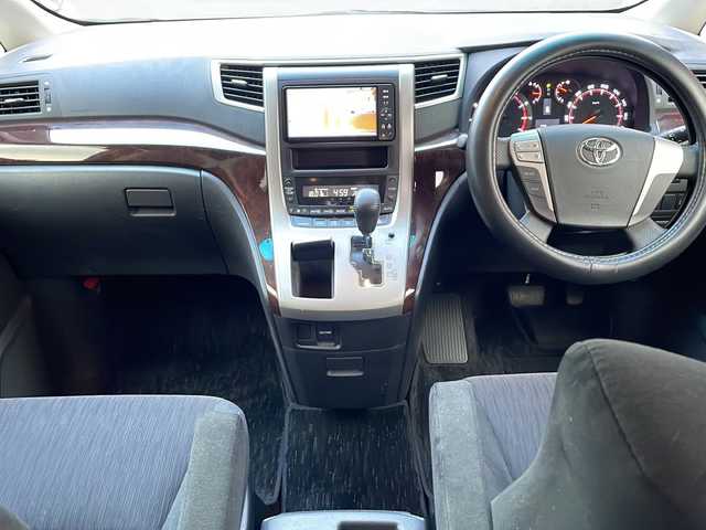 トヨタ ヴェルファイア 2．4Z 宮崎県 2012(平24)年 3.1万km ホワイトパールクリスタルシャイン ＳＤナビ、Ｂｌｕｅｔｏｏｔｈ接続、ＣＤ／ＤＶＤ再生、バックカメラ、２列目キャプテンシート、２列目オットマン、後席モニター、ＥＴＣ、純正アルミホイール１８インチ、純正フロアマット、コーナーセンサー
