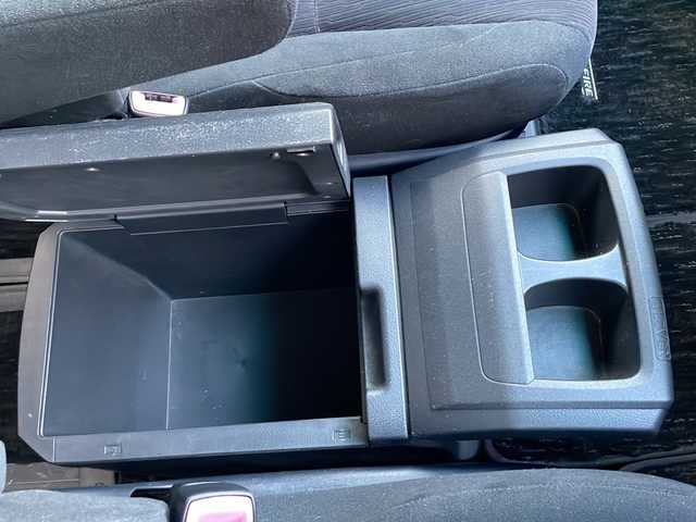 トヨタ ヴェルファイア 2．4Z 宮崎県 2012(平24)年 3.1万km ホワイトパールクリスタルシャイン ＳＤナビ、Ｂｌｕｅｔｏｏｔｈ接続、ＣＤ／ＤＶＤ再生、バックカメラ、２列目キャプテンシート、２列目オットマン、後席モニター、ＥＴＣ、純正アルミホイール１８インチ、純正フロアマット、コーナーセンサー