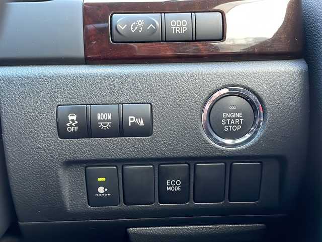 トヨタ ヴェルファイア 2．4Z 宮崎県 2012(平24)年 3.1万km ホワイトパールクリスタルシャイン ＳＤナビ、Ｂｌｕｅｔｏｏｔｈ接続、ＣＤ／ＤＶＤ再生、バックカメラ、２列目キャプテンシート、２列目オットマン、後席モニター、ＥＴＣ、純正アルミホイール１８インチ、純正フロアマット、コーナーセンサー