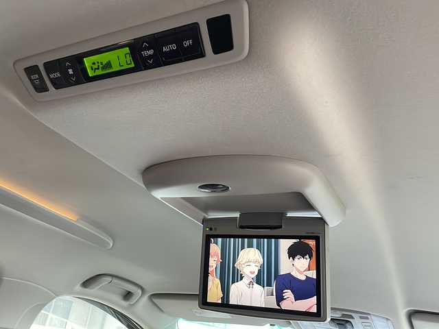 トヨタ ヴェルファイア 2．4Z 宮崎県 2012(平24)年 3.1万km ホワイトパールクリスタルシャイン ＳＤナビ、Ｂｌｕｅｔｏｏｔｈ接続、ＣＤ／ＤＶＤ再生、バックカメラ、２列目キャプテンシート、２列目オットマン、後席モニター、ＥＴＣ、純正アルミホイール１８インチ、純正フロアマット、コーナーセンサー