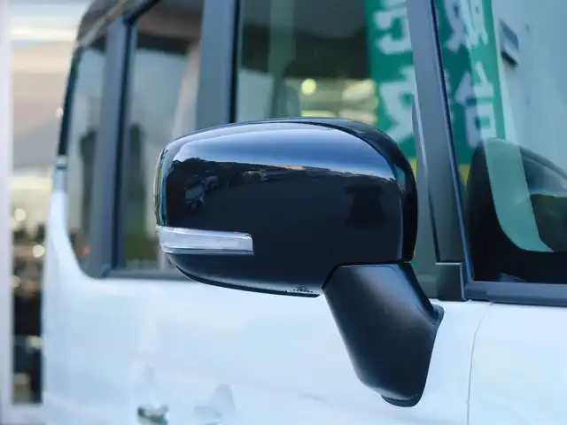 スズキ スペーシア カスタム HYBRID XS ターボ 千葉県 2025(令7)年 0.1千km ピュアホワイトパール/ブラック2トーン 【届出済未使用車】/【ピュアホワイトP/ブラック2トーン（C2H）】/ターボ車/LEDヘッドライト/LEDフォグランプ/ヘッドアップディスプレイ/スズキセーフティーサポート/両側パワースライドドア/ハーフレザーシート/シートヒーター/純正15インチAW/アダプティブクルーズコントロール/プッシュスタート/スマートキー2本/プレミアムUV/IRカットガラス/サイド/カーテンエアバッグ/保証書/取扱説明書/禁煙車　　前オーナー様の申告により表示しております。当車両の禁煙を保証するものではありません。
