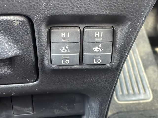 トヨタ エスクァイア Gi 徳島県 2016(平28)年 11.8万km ホワイトパールクリスタルシャイン 衝突軽減ブレーキ/純正9インチナビ【NSZT-Y64T】/（Bluetooth/フルセグ/CD/DVD/AM/FM/SD）/バックカメラ/両側パワースライドドア/合皮シート/シートヒーター（D+N席）/クルーズコントロール/LDA/LEDヘッドライト/オートハイビーム/ETC/アイドリングストップ/純正AW/電格ミラー/プッシュスタート/スマートキー/スペアキー