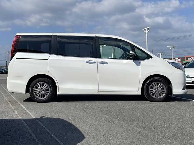 トヨタ エスクァイア Gi 徳島県 2016(平28)年 11.8万km ホワイトパールクリスタルシャイン 衝突軽減ブレーキ/純正9インチナビ【NSZT-Y64T】/（Bluetooth/フルセグ/CD/DVD/AM/FM/SD）/バックカメラ/両側パワースライドドア/合皮シート/シートヒーター（D+N席）/クルーズコントロール/LDA/LEDヘッドライト/オートハイビーム/ETC/アイドリングストップ/純正AW/電格ミラー/プッシュスタート/スマートキー/スペアキー