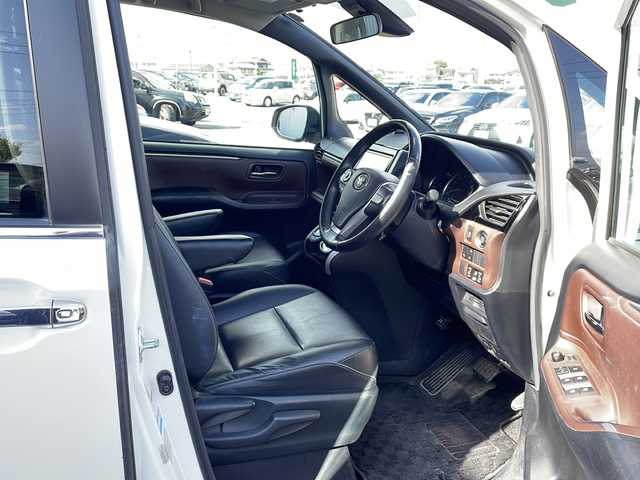 トヨタ エスクァイア Gi 徳島県 2016(平28)年 11.8万km ホワイトパールクリスタルシャイン 衝突軽減ブレーキ/純正9インチナビ【NSZT-Y64T】/（Bluetooth/フルセグ/CD/DVD/AM/FM/SD）/バックカメラ/両側パワースライドドア/合皮シート/シートヒーター（D+N席）/クルーズコントロール/LDA/LEDヘッドライト/オートハイビーム/ETC/アイドリングストップ/純正AW/電格ミラー/プッシュスタート/スマートキー/スペアキー