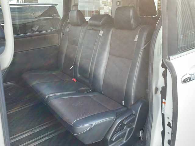 トヨタ エスクァイア Gi 徳島県 2016(平28)年 11.8万km ホワイトパールクリスタルシャイン 衝突軽減ブレーキ/純正9インチナビ【NSZT-Y64T】/（Bluetooth/フルセグ/CD/DVD/AM/FM/SD）/バックカメラ/両側パワースライドドア/合皮シート/シートヒーター（D+N席）/クルーズコントロール/LDA/LEDヘッドライト/オートハイビーム/ETC/アイドリングストップ/純正AW/電格ミラー/プッシュスタート/スマートキー/スペアキー