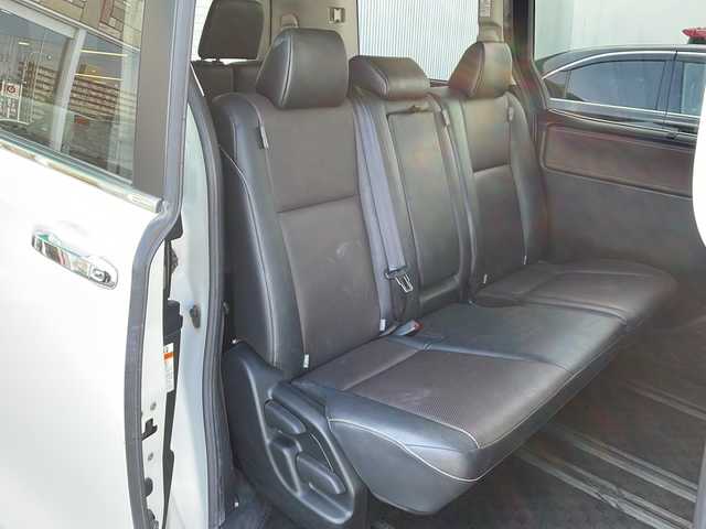 トヨタ エスクァイア Gi 徳島県 2016(平28)年 11.8万km ホワイトパールクリスタルシャイン 衝突軽減ブレーキ/純正9インチナビ【NSZT-Y64T】/（Bluetooth/フルセグ/CD/DVD/AM/FM/SD）/バックカメラ/両側パワースライドドア/合皮シート/シートヒーター（D+N席）/クルーズコントロール/LDA/LEDヘッドライト/オートハイビーム/ETC/アイドリングストップ/純正AW/電格ミラー/プッシュスタート/スマートキー/スペアキー