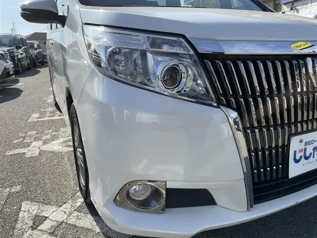 トヨタ エスクァイア Gi 兵庫県 2016(平28)年 11.8万km ホワイトパールクリスタルシャイン 衝突軽減ブレーキ/純正9インチナビ【NSZT-Y64T】/（Bluetooth/フルセグ/CD/DVD/AM/FM/SD）/バックカメラ/両側パワースライドドア/合皮シート/シートヒーター（D+N席）/クルーズコントロール/LDA/LEDヘッドライト/オートハイビーム/ETC/アイドリングストップ/純正AW/電格ミラー/プッシュスタート/スマートキー/スペアキー