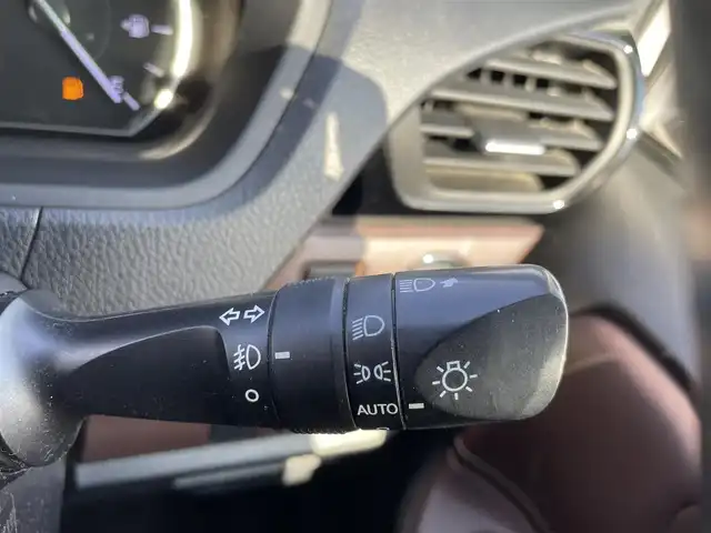 トヨタ エスクァイア Gi 兵庫県 2016(平28)年 11.8万km ホワイトパールクリスタルシャイン 衝突軽減ブレーキ/純正9インチナビ【NSZT-Y64T】/（Bluetooth/フルセグ/CD/DVD/AM/FM/SD）/バックカメラ/両側パワースライドドア/合皮シート/シートヒーター（D+N席）/クルーズコントロール/LDA/LEDヘッドライト/オートハイビーム/ETC/アイドリングストップ/純正AW/電格ミラー/プッシュスタート/スマートキー/スペアキー