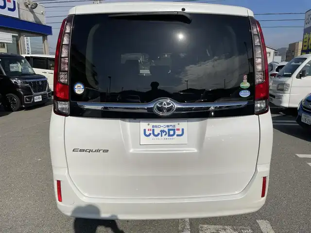 トヨタ エスクァイア Gi 兵庫県 2016(平28)年 11.8万km ホワイトパールクリスタルシャイン 衝突軽減ブレーキ/純正9インチナビ【NSZT-Y64T】/（Bluetooth/フルセグ/CD/DVD/AM/FM/SD）/バックカメラ/両側パワースライドドア/合皮シート/シートヒーター（D+N席）/クルーズコントロール/LDA/LEDヘッドライト/オートハイビーム/ETC/アイドリングストップ/純正AW/電格ミラー/プッシュスタート/スマートキー/スペアキー