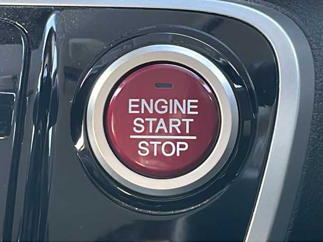 ホンダ Ｎ ＢＯＸ カスタム G SSパッケージ 道北・旭川 2016(平28)年 6.7万km プレミアムホワイトパールⅡ /４ＷＤ　//スマートキー//純正ナビ　//ＣＤ・ＤＶＤ・ＳＤ・フルセグＴＶ　//両側パワースライドドア　//ステアリングリモコン　//前席シートヒーター　//ＨＩＤヘッドライト　//オートライト　//リアサンシェード//ＥＴＣ//純正１４インチアルミホイール//保証書//取説