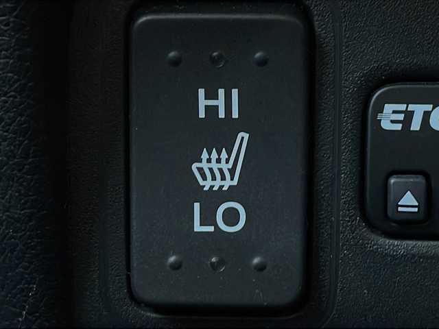 ホンダ Ｎ ＢＯＸ カスタム G SSパッケージ 道北・旭川 2016(平28)年 6.7万km プレミアムホワイトパールⅡ /４ＷＤ　//スマートキー//純正ナビ　//ＣＤ・ＤＶＤ・ＳＤ・フルセグＴＶ　//両側パワースライドドア　//ステアリングリモコン　//前席シートヒーター　//ＨＩＤヘッドライト　//オートライト　//リアサンシェード//ＥＴＣ//純正１４インチアルミホイール//保証書//取説