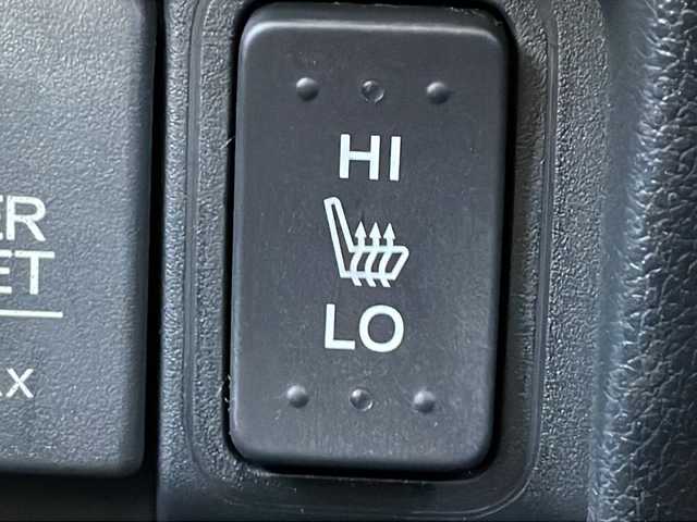 ホンダ Ｎ ＢＯＸ カスタム G SSパッケージ 道北・旭川 2016(平28)年 6.7万km プレミアムホワイトパールⅡ /４ＷＤ　//スマートキー//純正ナビ　//ＣＤ・ＤＶＤ・ＳＤ・フルセグＴＶ　//両側パワースライドドア　//ステアリングリモコン　//前席シートヒーター　//ＨＩＤヘッドライト　//オートライト　//リアサンシェード//ＥＴＣ//純正１４インチアルミホイール//保証書//取説