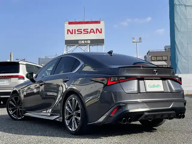 レクサス ＩＳ 350 Fスポーツ 兵庫県 2022(令4)年 1.4万km ソニッククロム /TRDエアロ//TRDフロントスポイラー//TRDサイドスカート//TRDスポーツマフラー&リヤディフューザー//TRDメンバーブレースセット//内装：フレアレッド//OP Fスポーツ専用オレンジキャリパー//OP 専用本革スポーツシート（ヒーター/ベンチレーション）//純正ナビ//地デジ/DVD/BT/USB/AUX/Miracast//バックカメラ//ステアリングリモコン（スタリングヒーター付）//ナノイーエアコン//純正19インチAW//ビルトインETC//360度ドライブレコーダー//レーダークルーズコントロール//プリクラッシュセーフティ//LTA/BSM/PKSB/RSA//先行車発進お知らせ//クリアランスソナー//カードキー
