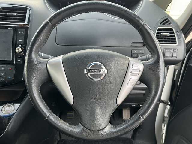 日産 セレナ HWS S HV Vセレ +Sefty 岐阜県 2014(平26)年 8万km ブリリアントホワイトパール 純正8型ナビ/後席10.2型モニター/Bluetooth/フルセグ視聴/CD/DVD/両側電動スライドドア/前方ドライブレコーダー/ETC/LEDヘッドライト/クルーズコントロール/プッシュスタート/スマートキー