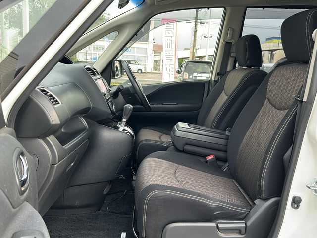 日産 セレナ HWS S HV Vセレ +Sefty 岐阜県 2014(平26)年 8万km ブリリアントホワイトパール 純正8型ナビ/後席10.2型モニター/Bluetooth/フルセグ視聴/CD/DVD/両側電動スライドドア/前方ドライブレコーダー/ETC/LEDヘッドライト/クルーズコントロール/プッシュスタート/スマートキー