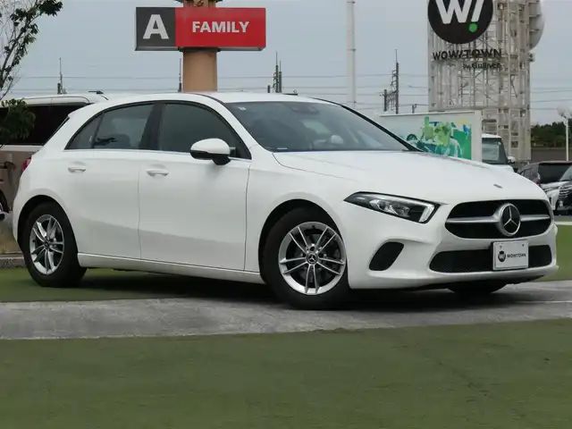 メルセデス・ベンツ Ａ１８０ 千葉県 2020(令2)年 3.3万km ポーラホワイト アクティブブレーキアシスト/アクティブレーンキーピングアシスト/レーンチェンジアシスト/ブラインドスポットアシスト/アテンションアシスト/ディストロニック/純正HDDナビ/地デジTV/【Bluetooth接続】/バックカメラ/リバース連動ドアミラー（左）/ハーフレザーシート/革巻きステアリング/ステアリングスイッチ/パドルシフト/ETC（2.0）/LEDヘッドライト/フォグライト/ウインカーミラー/純正16インチアルミホイル/サイド/カーテンエアバッグ/キーレスゴー