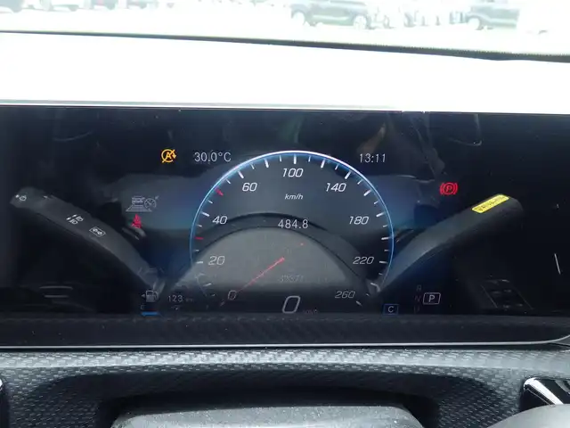 メルセデス・ベンツ Ａ１８０ 千葉県 2020(令2)年 3.3万km ポーラホワイト アクティブブレーキアシスト/アクティブレーンキーピングアシスト/レーンチェンジアシスト/ブラインドスポットアシスト/アテンションアシスト/ディストロニック/純正HDDナビ/地デジTV/【Bluetooth接続】/バックカメラ/リバース連動ドアミラー（左）/ハーフレザーシート/革巻きステアリング/ステアリングスイッチ/パドルシフト/ETC（2.0）/LEDヘッドライト/フォグライト/ウインカーミラー/純正16インチアルミホイル/サイド/カーテンエアバッグ/キーレスゴー