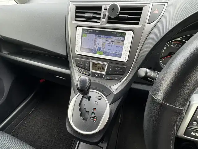 トヨタ ラクティス G 石川県 2012(平24)年 10.1万km ホワイトパールクリスタルシャイン ワンセグテレビ/デジタルインナーミラー/プッシュスタート/純正フロアマット/ビルトインETC/オートライト/ウィンカーミラー/電格ミラー/ドアバイザー/スペアキー