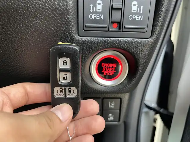 ホンダ Ｎ ＢＯＸ カスタム G L ホンダセンシング 高知県 2019(令1)年 4.9万km プラチナホワイトパール 純正ナビ/　Bluetooth/フルセグ/　CD/DVD/AM/FM/ホンダセンシング/バックカメラ/クルーズコントロール/ETC/両側パワースライドドア/ドライブレコーダー/プッシュスタート/LEDヘッドライト/純正フロアマット/スマートキー/純正14インチアルミホイール/ベンチシート/コーナーセンサー/盗難防止装置