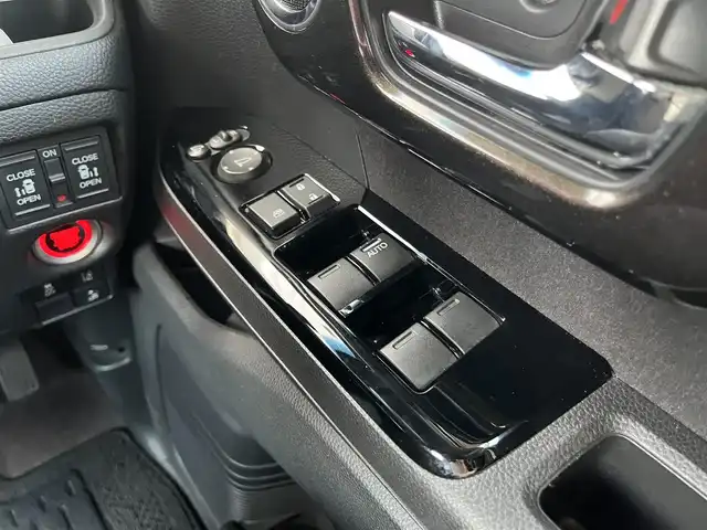 ホンダ Ｎ ＢＯＸ カスタム G L ホンダセンシング 高知県 2019(令1)年 4.9万km プラチナホワイトパール 純正ナビ/　Bluetooth/フルセグ/　CD/DVD/AM/FM/ホンダセンシング/バックカメラ/クルーズコントロール/ETC/両側パワースライドドア/ドライブレコーダー/プッシュスタート/LEDヘッドライト/純正フロアマット/スマートキー/純正14インチアルミホイール/ベンチシート/コーナーセンサー/盗難防止装置
