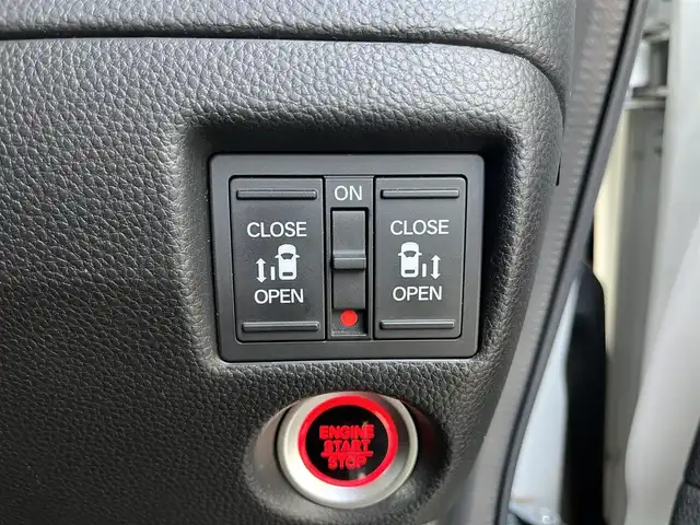 ホンダ Ｎ ＢＯＸ カスタム G L ホンダセンシング 高知県 2019(令1)年 4.9万km プラチナホワイトパール 純正ナビ/　Bluetooth/フルセグ/　CD/DVD/AM/FM/ホンダセンシング/バックカメラ/クルーズコントロール/ETC/両側パワースライドドア/ドライブレコーダー/プッシュスタート/LEDヘッドライト/純正フロアマット/スマートキー/純正14インチアルミホイール/ベンチシート/コーナーセンサー/盗難防止装置