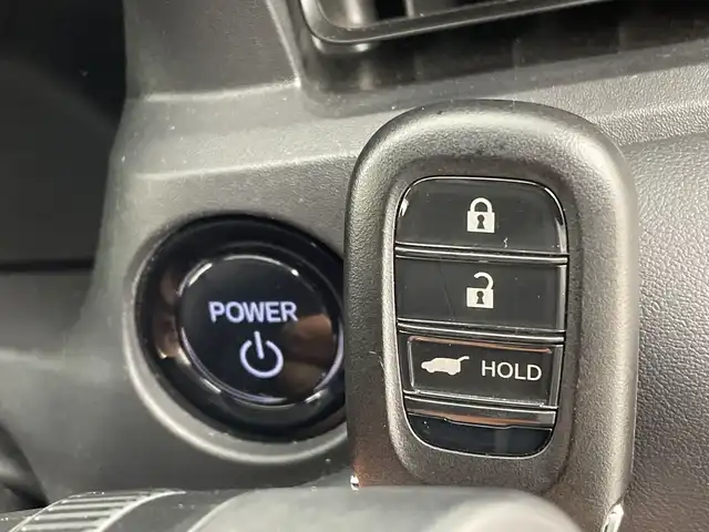 ホンダ ヴェゼル ハイブリッド e:HEV Z 新潟県 2023(令5)年 1.6万km クリスタルブラックパール ４WD/ワンオーナー/禁煙車/ホンダセンシング/ホンダコネクトナビ/　　CD/DVD/AM/FM/フルセグ/BT/バックモニター/フリーアクセスパワーバックドア/アダプティブクルーズコントロール/LEDシーケンシャルターンライト/ハーフレザーシート/前席シートヒーター/純正18インチアルミホイール付/ダウンヒルアシストコントロール/ステアリングスイッチ/ステアリングヒーター/パドルシフト/電動パーキングブレーキ/オートブレーキホールド/スペアキー/スマートキー/ETC