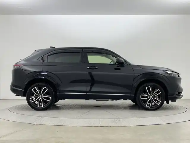 ホンダ ヴェゼル ハイブリッド e:HEV Z 新潟県 2023(令5)年 1.6万km クリスタルブラックパール ４WD/ワンオーナー/禁煙車/ホンダセンシング/ホンダコネクトナビ/　　CD/DVD/AM/FM/フルセグ/BT/バックモニター/フリーアクセスパワーバックドア/アダプティブクルーズコントロール/LEDシーケンシャルターンライト/ハーフレザーシート/前席シートヒーター/純正18インチアルミホイール付/ダウンヒルアシストコントロール/ステアリングスイッチ/ステアリングヒーター/パドルシフト/電動パーキングブレーキ/オートブレーキホールド/スペアキー/スマートキー/ETC