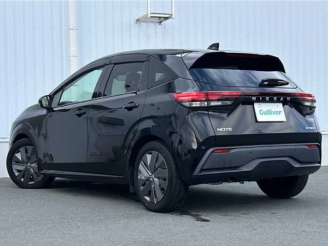 日産 ノート X 三重県 2021(令3)年 1.6万km スーパーブラック 前後コーナーセンサー　/オートライト　/前方ドライブレコーダー/USB給電ポート/純正フロアマット　/スマートキー　/プッシュスタート /保証書/電動格納ミラー/禁煙車