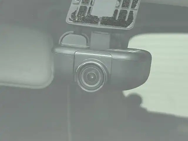 スズキ クロスビー HYBRID MZ 道央・札幌 2020(令2)年 4.8万km キャラバンアイボリーパールメタリック/ホワイト 2トーンルーフ ・ワンオーナー/・４WD/・ディーラーOPナビ/　CD/DVD/SD/BT/フルセグ/・全方位カメラ/・ビルトインETC/・前方ドライブレコーダー/・衝突軽減ブレーキ/・クルーズコントロール/・レーンキープアシスト/・クリアランスソナー/・オートハイビーム/・前席シートヒーター/・LEDヘッドライト/・フォグライト/・オートライト/・プッシュスタート/・スマートキー/・純正フロアマット/・ドアバイザー