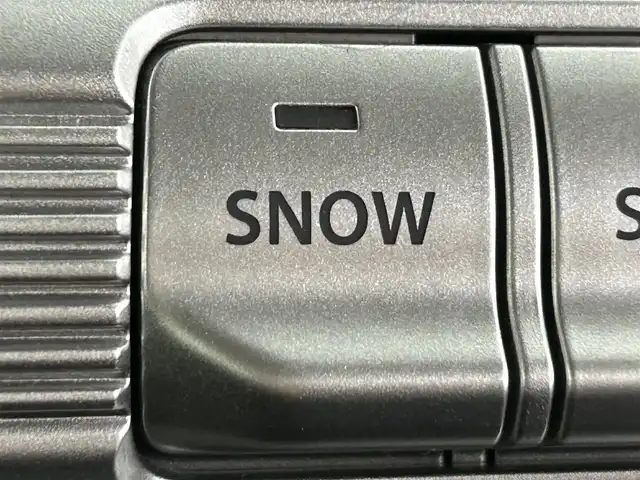 スズキ クロスビー HYBRID MZ 道央・札幌 2020(令2)年 4.8万km キャラバンアイボリーパールメタリック/ホワイト 2トーンルーフ ・ワンオーナー/・４WD/・ディーラーOPナビ/　CD/DVD/SD/BT/フルセグ/・全方位カメラ/・ビルトインETC/・前方ドライブレコーダー/・衝突軽減ブレーキ/・クルーズコントロール/・レーンキープアシスト/・クリアランスソナー/・オートハイビーム/・前席シートヒーター/・LEDヘッドライト/・フォグライト/・オートライト/・プッシュスタート/・スマートキー/・純正フロアマット/・ドアバイザー