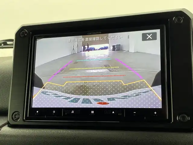 スズキ ジムニー XC 宮城県 2023(令5)年 0.9万km ジャングルグリーン 4WD/パイオニア8型ナビ(AM/FM/CD/DVD/BT/iPod/フルセグ)/バックカメラ/ETC/横滑り防止装置/ダウンヒルアシストコントロール/衝突被害軽減システム/クルーズコントロール/レーンキープアシスト/オートライト/純正マット/バイザー/シートヒーター(D/N)/ドライブレコーダー(CSD-670FH)/LEDヘッドライト/電動格納ミラー/キーレスエントリー